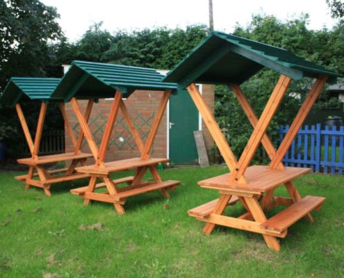 picnic table with roof